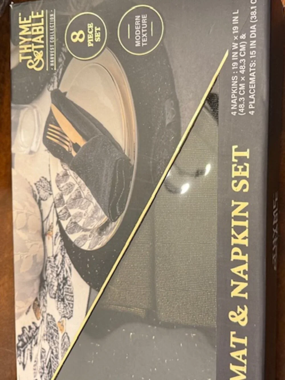 Thyme & Table Brand Table Decor Set- 8 Placemats, 8 Napkins, 1 Table Runner NWT